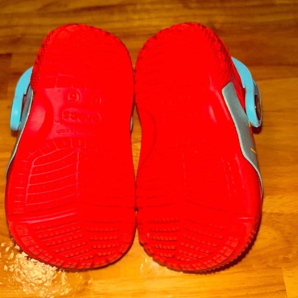 Disney Elena Avalor Crocs Size 5 ❤️ - Picture 4 of 9